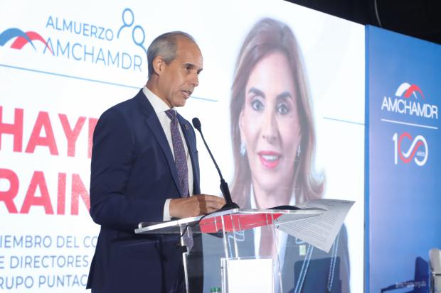 Haydée Rainieri resalta el impacto de la IA en el futuro del turismo dominicano en almuerzo de AMCHAMDR