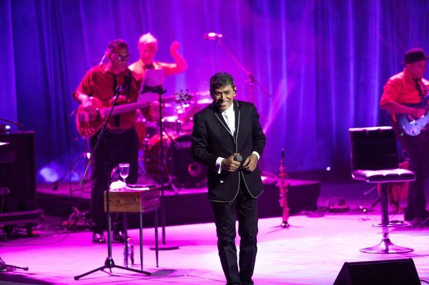 El cantautor Álvaro Torres, ofreció un concierto inolvidable 'De punta a punta',  cargado de recuerdos, buena música y una voz excepcional.