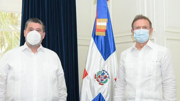 Canciller Roberto Álvarez recibe en su despacho a embajadores de varias naciones.