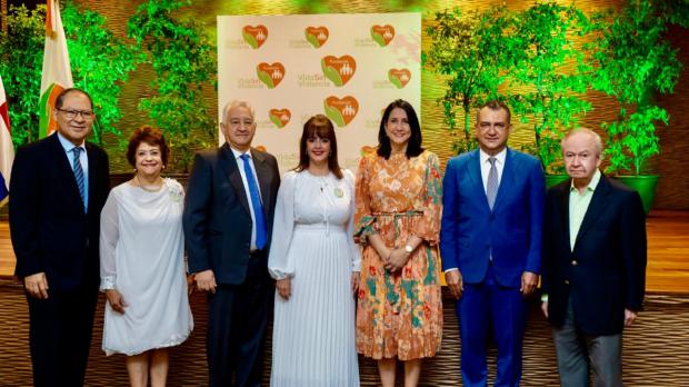 Luis Verges, Veronica Sencion, Jo sé Manuel Hernández Peguero, Yanira Fondeur de Hernández, Margarita Heinsen, Román Andrés Jáquez Liranzo y Ellis Pérez.