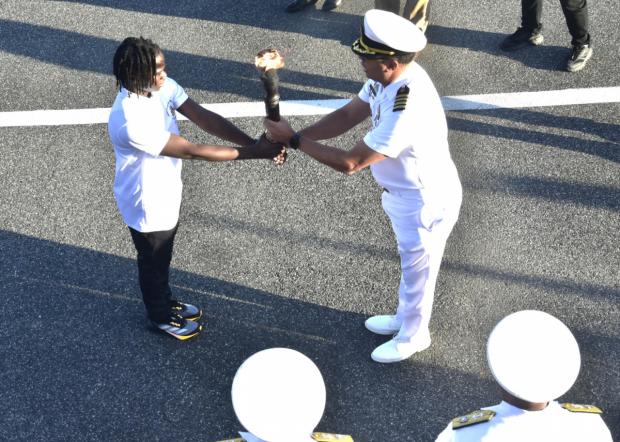 La Armada de República Dominicana recibe la Antorcha Olímpica en una emotiva ceremonia