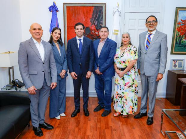 Roberto Ángel Salcedo promete revitalizar la identidad cultural dominicana