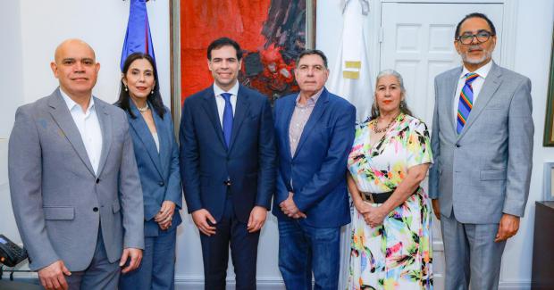 Roberto Ángel Salcedo promete revitalizar la identidad cultural dominicana